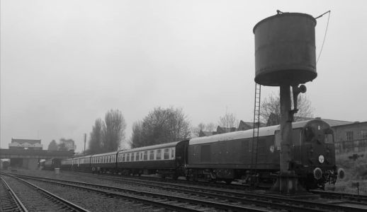 17/11/19 - Ready to start the day D8098 stabled on top of the stock from the previous night - Photo by Michael Brent