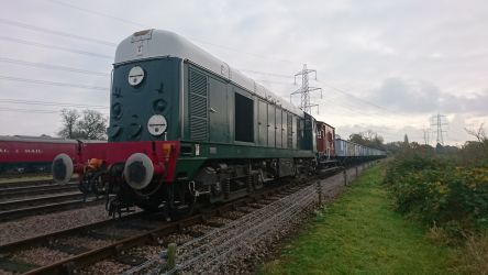 16/11/19 - D8098 stands at Swithland down loop signal on the 10:50 mineral wagons service to Loughborough - Photo by James Whincup