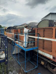 D5830 radiator compartment being steam cleaned. Photo by James Whincup