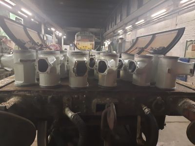 Inlet manifolds in grey gloss. Photo by James Whincup