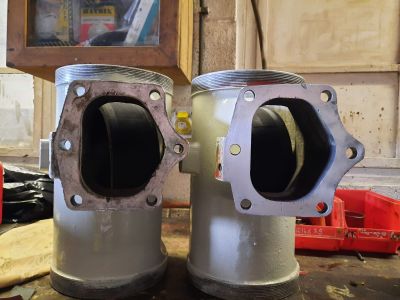 Inlet manifold before/after cleaning up of flanges. Photo by James Whincup